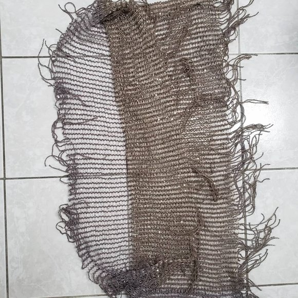 ~Beautiful wrap/shawl with tiny sequins~ - Picture 6 of 6